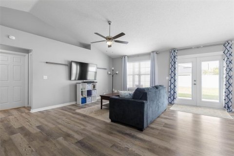 House in Palm Coast, Florida 4 bedrooms, 167.6 sq.m. № 2110381 - photo 3