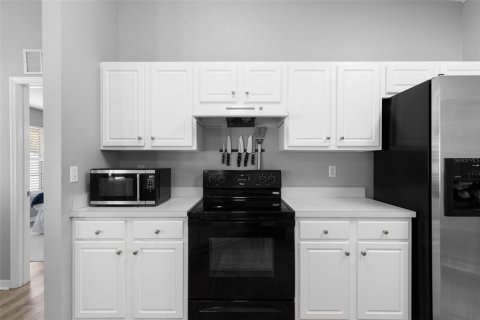 House in Palm Coast, Florida 4 bedrooms, 167.6 sq.m. № 2110381 - photo 23