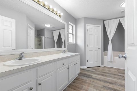 House in Palm Coast, Florida 4 bedrooms, 167.6 sq.m. № 2110381 - photo 9