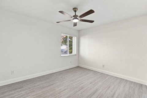Casa en venta en Port St. Lucie, Florida, 3 dormitorios, 145.3 m2 № 2309625 - foto 19