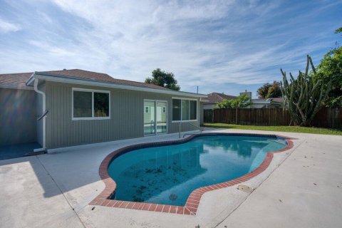 Casa en venta en Port St. Lucie, Florida, 3 dormitorios, 145.3 m2 № 2309625 - foto 29