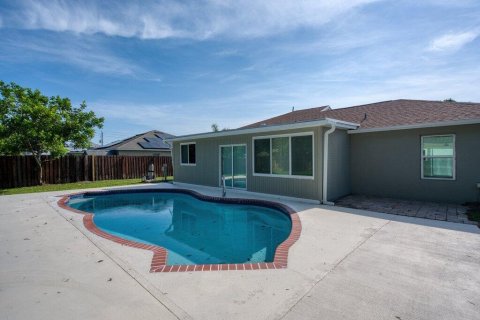Casa en venta en Port St. Lucie, Florida, 3 dormitorios, 145.3 m2 № 2309625 - foto 28