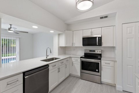 Casa en venta en Port St. Lucie, Florida, 3 dormitorios, 145.3 m2 № 2309625 - foto 4