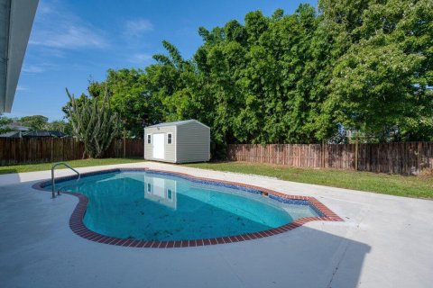 Casa en venta en Port St. Lucie, Florida, 3 dormitorios, 145.3 m2 № 2309625 - foto 24