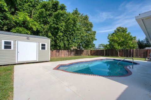 Casa en venta en Port St. Lucie, Florida, 3 dormitorios, 145.3 m2 № 2309625 - foto 25