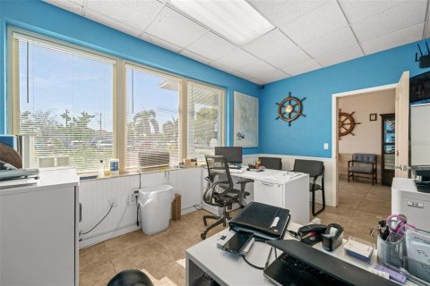 Immobilier commercial à vendre à Cape Coral, Floride № 2155911 - photo 11