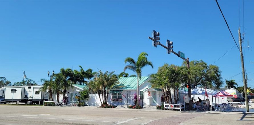 Immobilier commercial à Sarasota, Floride 127.28 m2 № 1723705