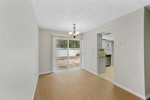 Propiedad comercial en venta en Mount Dora, Florida, 4 dormitorios, 145.86 m2 № 2215719 - foto 7