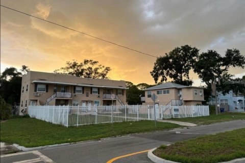 Appartement à Saint Petersburg, Floride 3 chambres, 83.61 m2 № 2430953