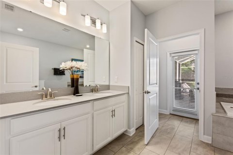 Casa en venta en Davenport, Florida, 8 dormitorios, 363.15 m2 № 2206716 - foto 18