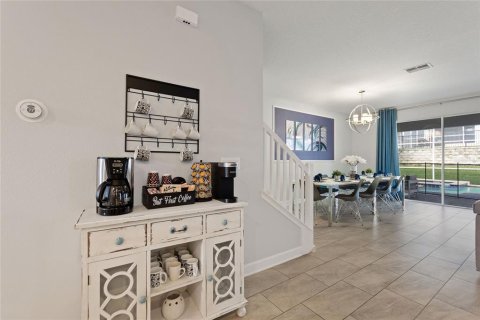 Casa en venta en Davenport, Florida, 8 dormitorios, 363.15 m2 № 2206716 - foto 9