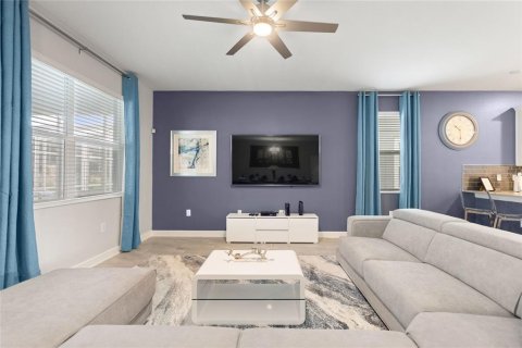 Casa en venta en Davenport, Florida, 8 dormitorios, 363.15 m2 № 2206716 - foto 12