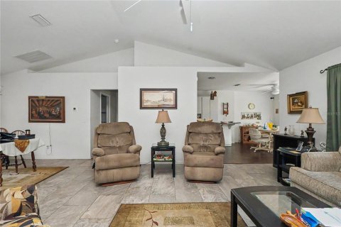 Casa en venta en Ocala, Florida, 3 dormitorios, 170.48 m2 № 2113484 - foto 3