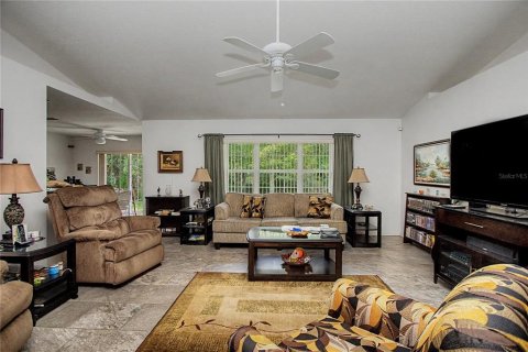 Casa en venta en Ocala, Florida, 3 dormitorios, 170.48 m2 № 2113484 - foto 5
