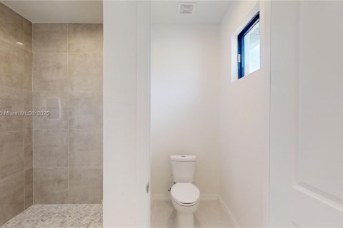 Casa en venta en Cape Coral, Florida, 4 dormitorios № 1705527 - foto 22