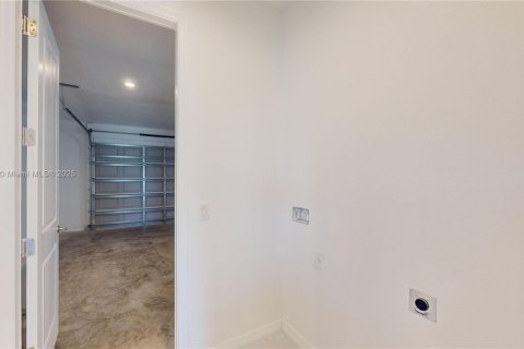 Casa en venta en Cape Coral, Florida, 4 dormitorios № 1705527 - foto 23