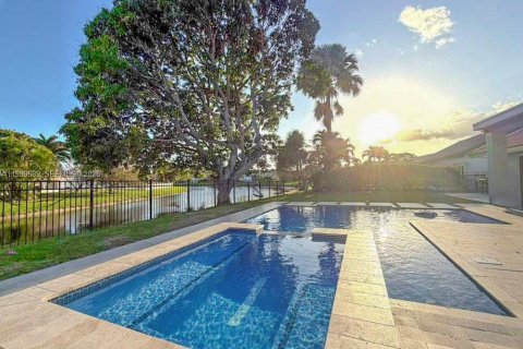 House in Boynton Beach, Florida 3 bedrooms, 215.25 sq.m. № 2060892 - photo 18