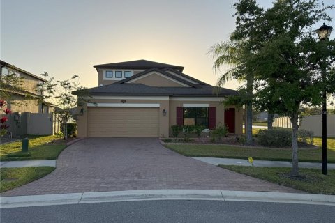 Снять в аренду виллу или дом в Тампа, Флорида 8 комнат, 277.41м2, № 1797981 - фото 1