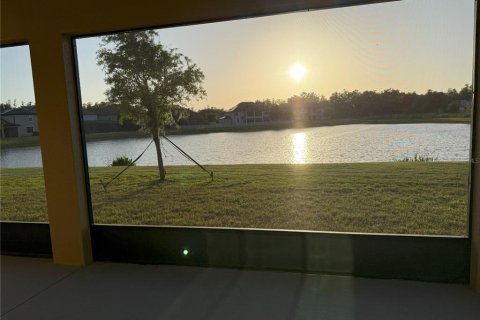 Снять в аренду виллу или дом в Тампа, Флорида 8 комнат, 277.41м2, № 1797981 - фото 16