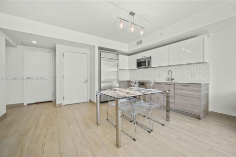 Copropriété à louer à Miami, Floride: 2 chambres, 92.62 m2 № 1965056 - photo 5