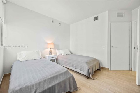 Copropriété à louer à Miami, Floride: 2 chambres, 92.62 m2 № 1965056 - photo 11