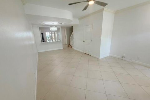 Touwnhouse à louer à Margate, Floride: 2 chambres, 108.7 m2 № 2409558 - photo 9