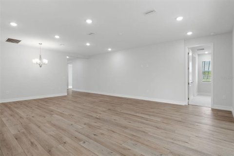 House in Beverly Hills, Florida 3 bedrooms, 204.38 sq.m. № 2317278 - photo 2