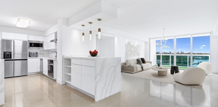 Condo in Miami Beach, Florida, 2 bedrooms  № 1979003