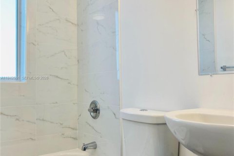 Apartment in Miami, Florida № 2002680 - photo 10