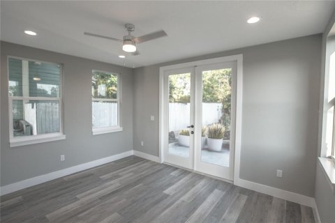 Casa en venta en Tampa, Florida, 2 dormitorios, 135.08 m2 № 1683036 - foto 4