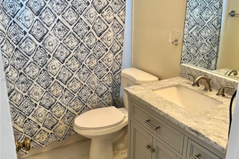 Condo in Miami, Florida, 2 bedrooms  № 1994817 - photo 7