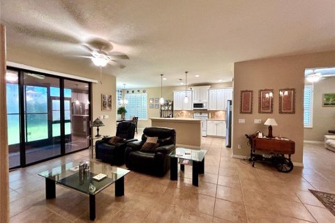 House in Apollo Beach, Florida 2 bedrooms, 179.58 sq.m. № 1518043 - photo 5