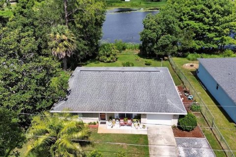 House in DeBary, Florida 3 bedrooms, 148.64 sq.m. № 2238214 - photo 2