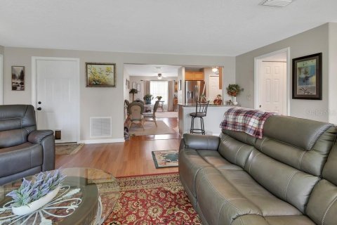 House in DeBary, Florida 3 bedrooms, 148.64 sq.m. № 2238214 - photo 15