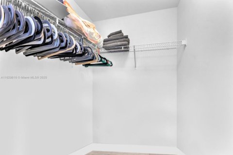 Condo in Miami, Florida, 1 bedroom  № 1961223 - photo 22