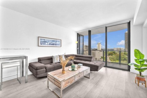 Condo in Miami, Florida, 1 bedroom  № 1961223 - photo 4
