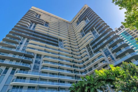 Condo in Miami, Florida, 1 bedroom  № 1961223 - photo 25