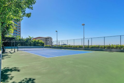 Condo in Miami, Florida, 1 bedroom  № 1961223 - photo 20
