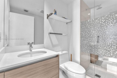 Condo in Miami, Florida, 1 bedroom  № 1961223 - photo 8