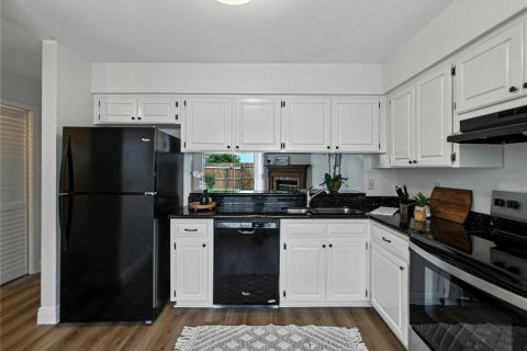 Touwnhouse à vendre à Tampa, Floride: 2 chambres, 117.15 m2 № 1909180 - photo 6