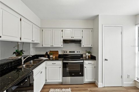 Touwnhouse à vendre à Tampa, Floride: 2 chambres, 117.15 m2 № 1909180 - photo 7