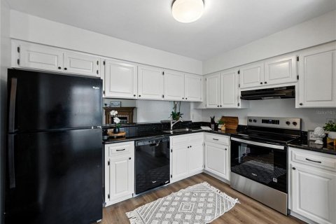 Touwnhouse à vendre à Tampa, Floride: 2 chambres, 117.15 m2 № 1909180 - photo 5