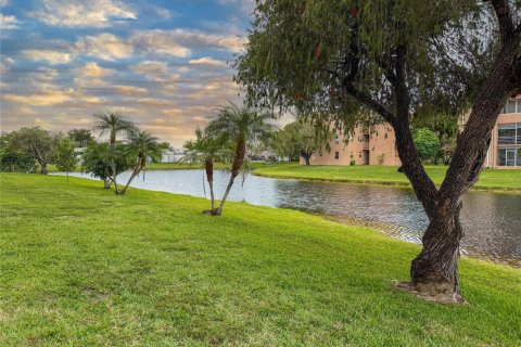 Copropriété à vendre à Sunrise, Floride: 2 chambres, 78.97 m2 № 2084431 - photo 5