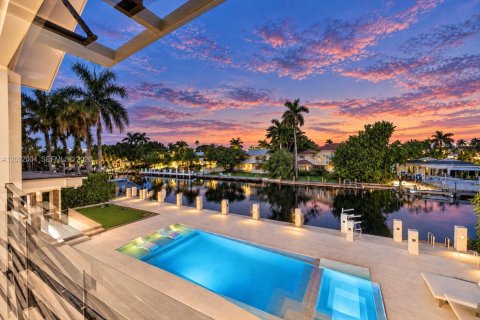 Villa ou maison à vendre à Fort Lauderdale, Floride: 6 chambres, 514.03 m2 № 2392404 - photo 4