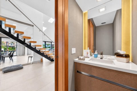Villa ou maison à vendre à Fort Lauderdale, Floride: 6 chambres, 514.03 m2 № 2392404 - photo 23