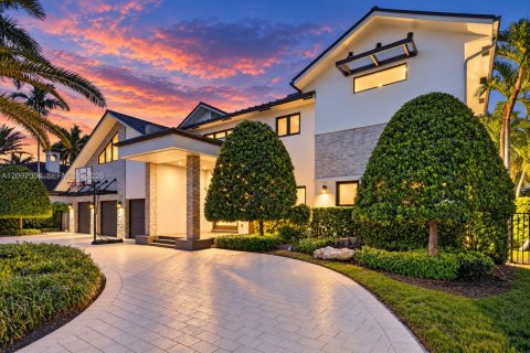 Villa ou maison à vendre à Fort Lauderdale, Floride: 6 chambres, 514.03 m2 № 2392404 - photo 2