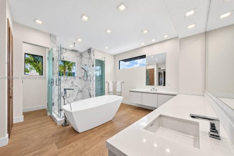 Villa ou maison à vendre à Fort Lauderdale, Floride: 6 chambres, 514.03 m2 № 2392404 - photo 15