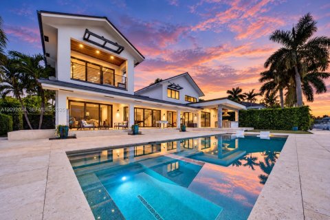Villa ou maison à vendre à Fort Lauderdale, Floride: 6 chambres, 514.03 m2 № 2392404 - photo 29