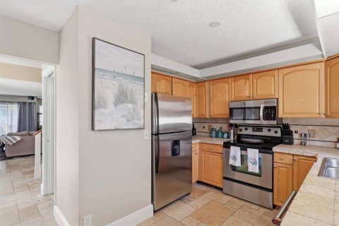Townhouse in Jupiter, Florida 2 bedrooms, 120.96 sq.m. № 2246083 - photo 5