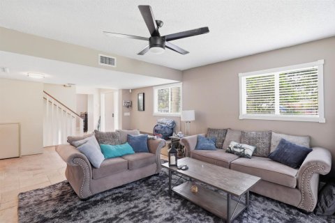 Townhouse in Jupiter, Florida 2 bedrooms, 120.96 sq.m. № 2246083 - photo 10